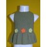 VESTIDO BEBE-NIÑA PUNTO CON VOLANTE Y FLORES GANCHILLO KATIA COTTON COMFORT O SIMILAR (precio talla 3 a 6 meses)